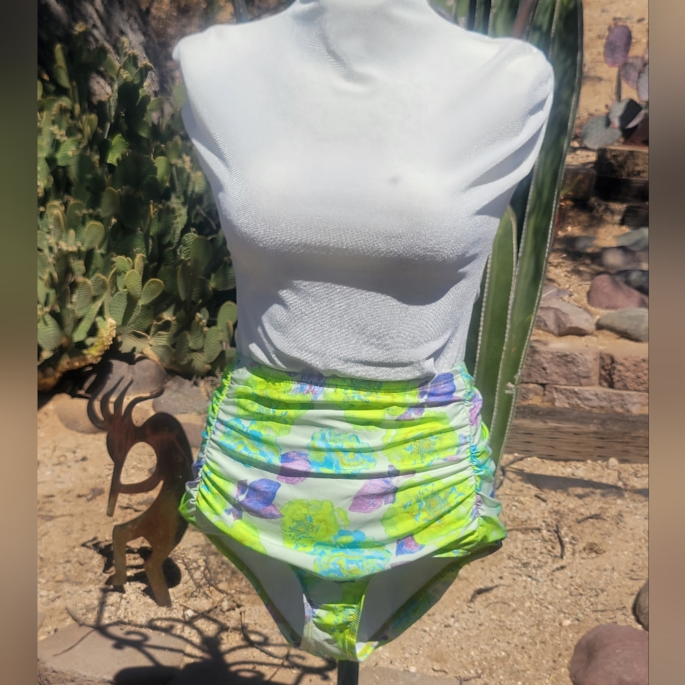 NWT Gianni Bini Swim Suit Bikini Bottoms
